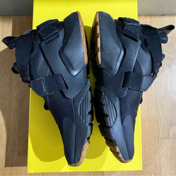 Nike ➰ ladies black huaraches city strap s6 - Picture 9 of 14